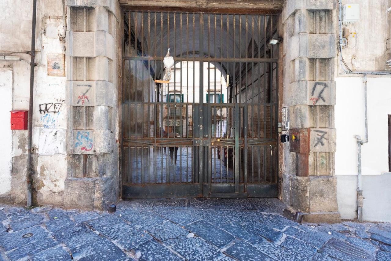 O Murzill Napoli Bagian luar foto